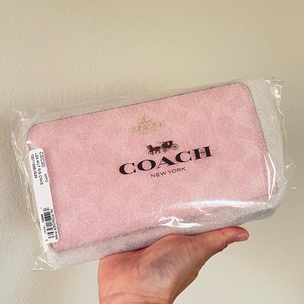 Coach Powder Pink Long Zip Around Wallet🌸